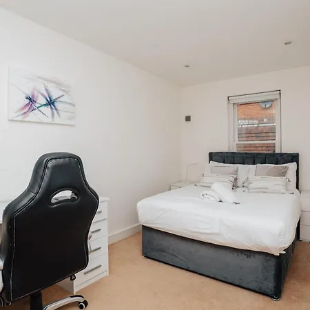 Henley Town Centre With Parking Apartment Exterior photo