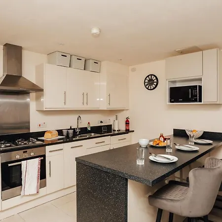 Henley Town Centre With Parking Apartment Exterior photo