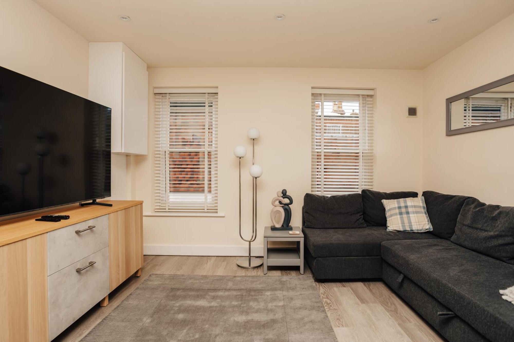 Town Centre With Parking Apartment Henley-on-Thames