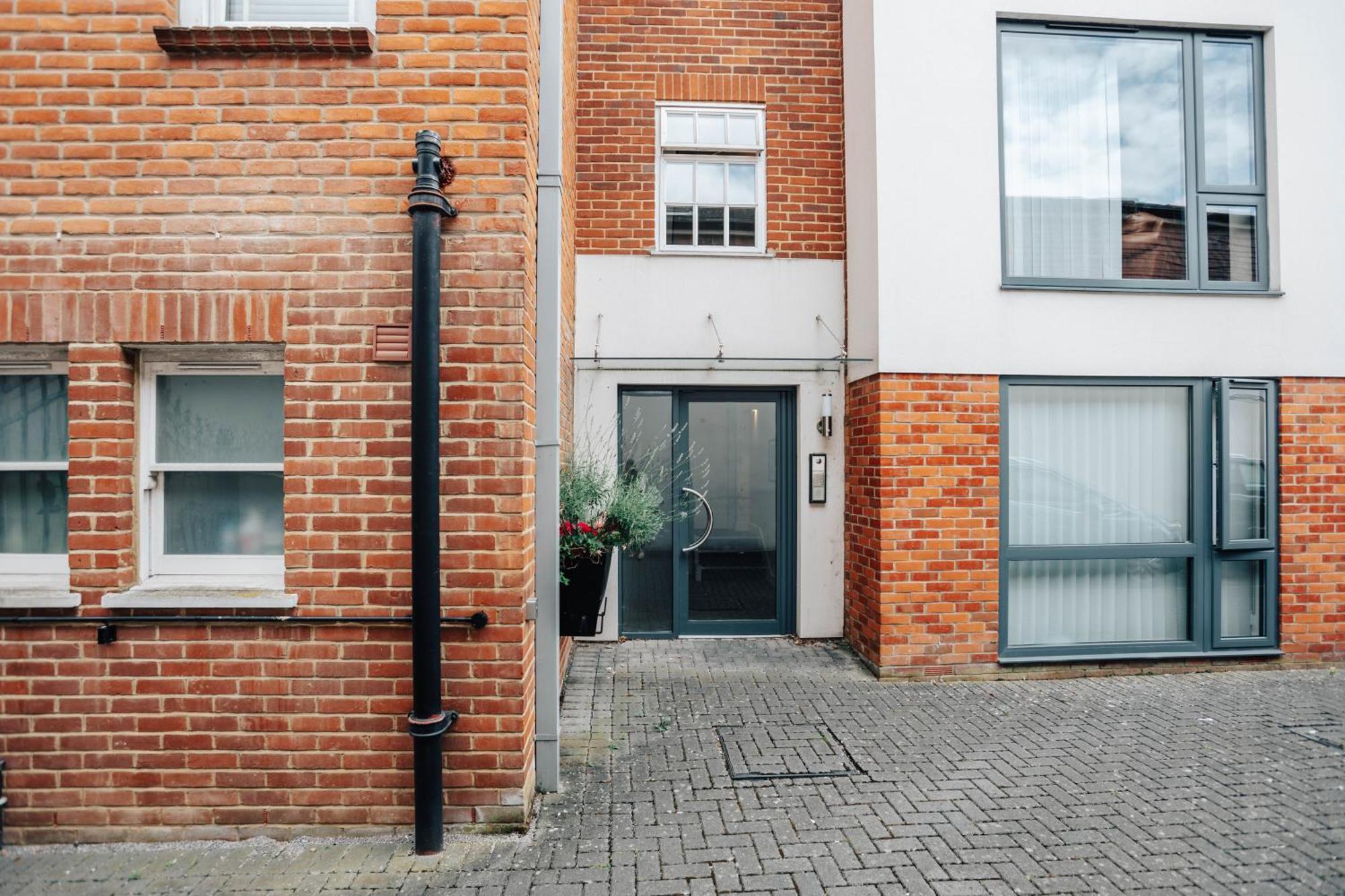 Town Centre With Parking * Henley-on-Thames